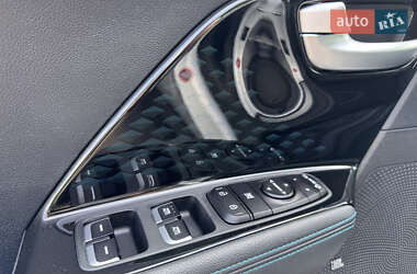 Позашляховик / Кросовер Kia Niro 2021 в 