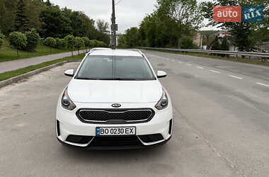 Позашляховик / Кросовер Kia Niro 2017 в Тернополі