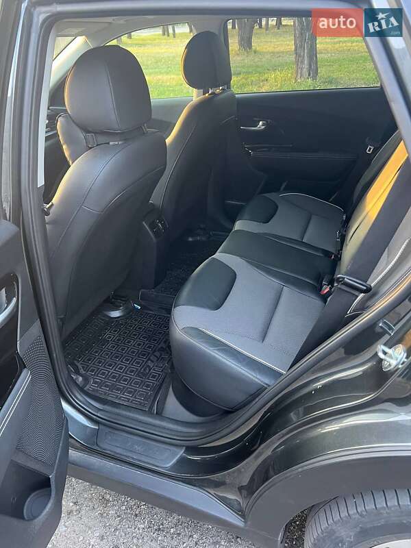 Позашляховик / Кросовер Kia Niro 2021 в Миколаєві