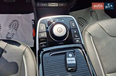 Внедорожник / Кроссовер Kia Niro 2020 в 