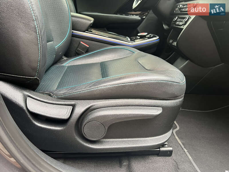 Позашляховик / Кросовер Kia Niro 2020 в Тернополі
