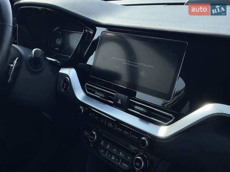 Позашляховик / Кросовер Kia Niro 2021 в Львові фото 13 Позашляховик / Кросовер Kia Niro 2021 в Львові