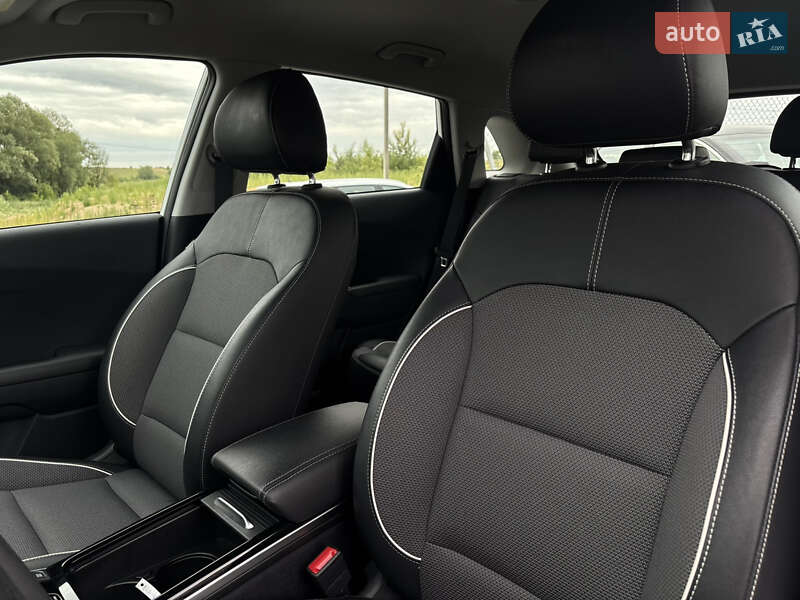 Внедорожник / Кроссовер Kia Niro 2021 в Львове