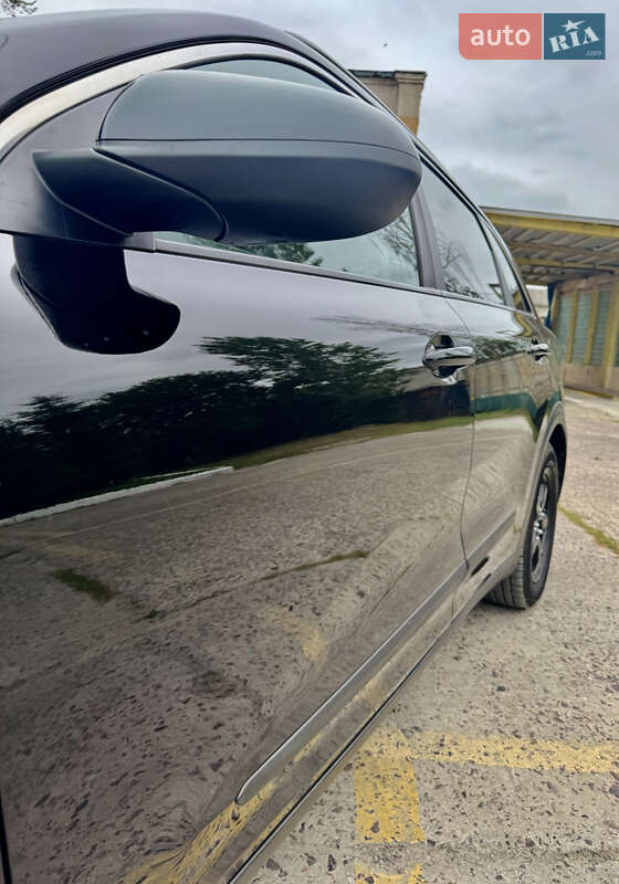 Внедорожник / Кроссовер Kia Niro 2018 в Киеве