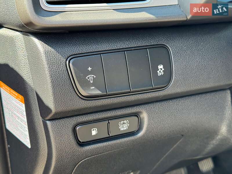 Внедорожник / Кроссовер Kia Niro 2017 в Виннице
