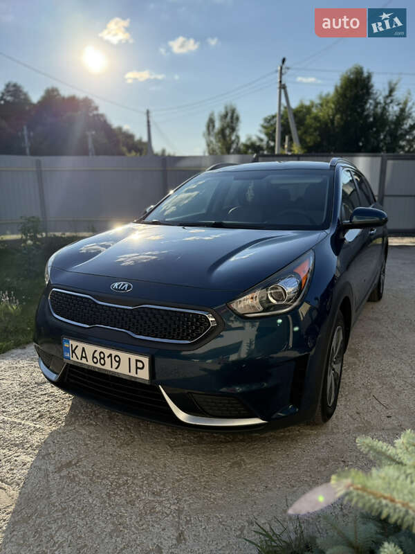 Внедорожник / Кроссовер Kia Niro 2017 в Киеве
