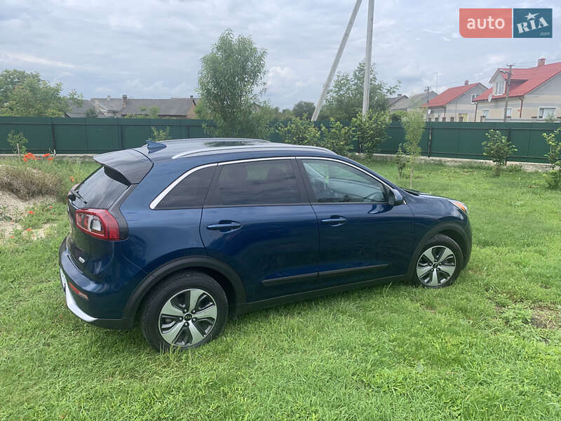 Внедорожник / Кроссовер Kia Niro 2018 в Буске
