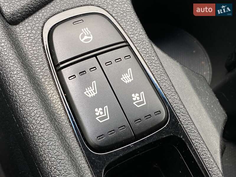 Позашляховик / Кросовер Kia Niro 2017 в Києві