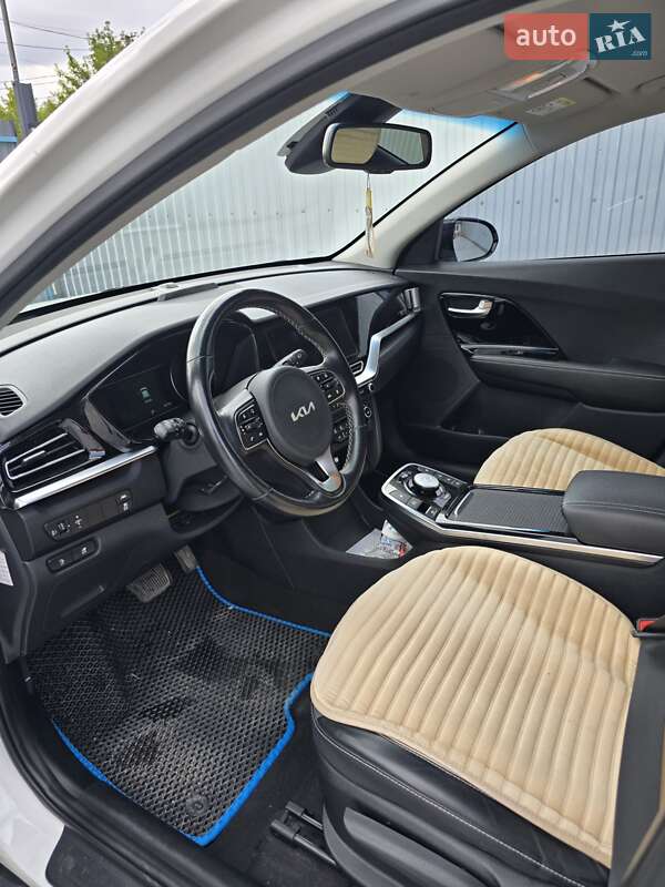 Позашляховик / Кросовер Kia Niro 2022 в Тернополі