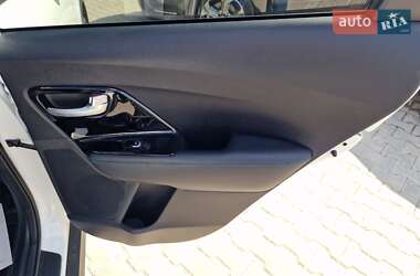 Внедорожник / Кроссовер Kia Niro 2021 в 