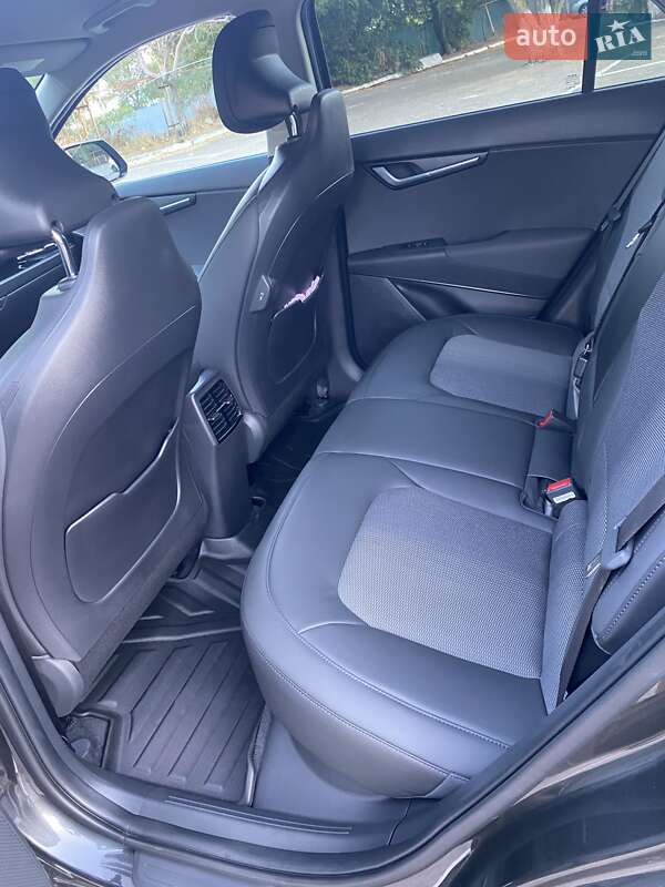 Внедорожник / Кроссовер Kia Niro 2023 в Одессе