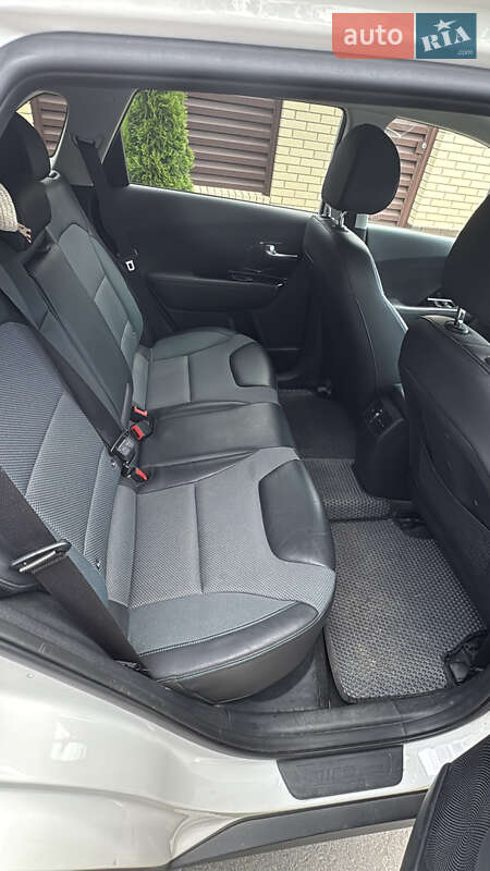 Внедорожник / Кроссовер Kia Niro 2018 в Полтаве фото 21 Внедорожник / Кроссовер Kia Niro 2018 в Полтаве