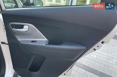 Внедорожник / Кроссовер Kia Niro 2021 в 
