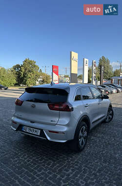 Внедорожник / Кроссовер Kia Niro 2017 в 