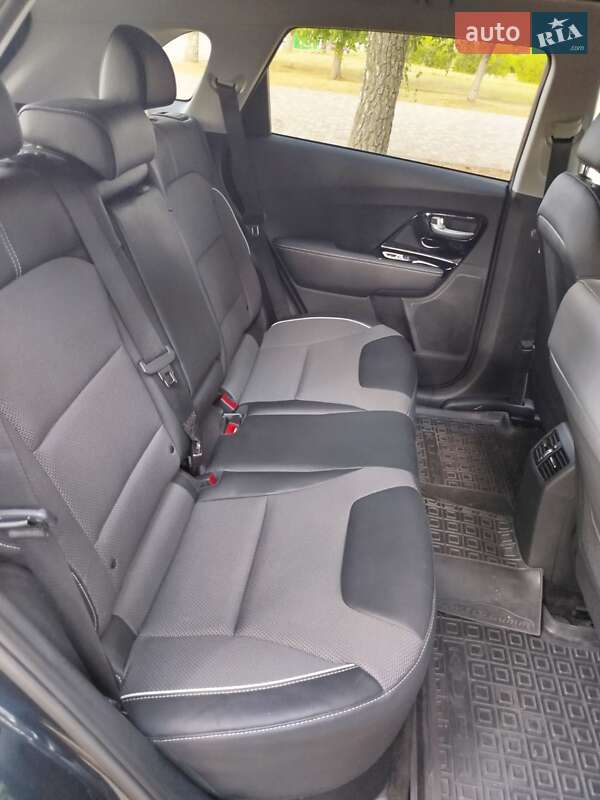 Позашляховик / Кросовер Kia Niro 2021 в Шполі