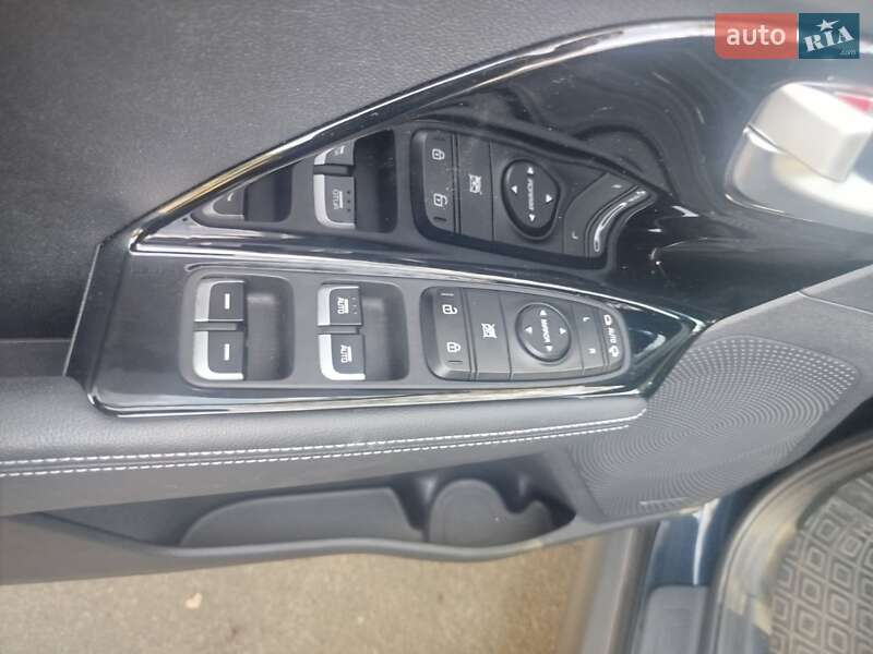 Позашляховик / Кросовер Kia Niro 2021 в Шполі