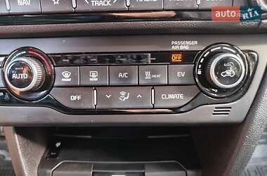 Позашляховик / Кросовер Kia Niro 2021 в Шполі