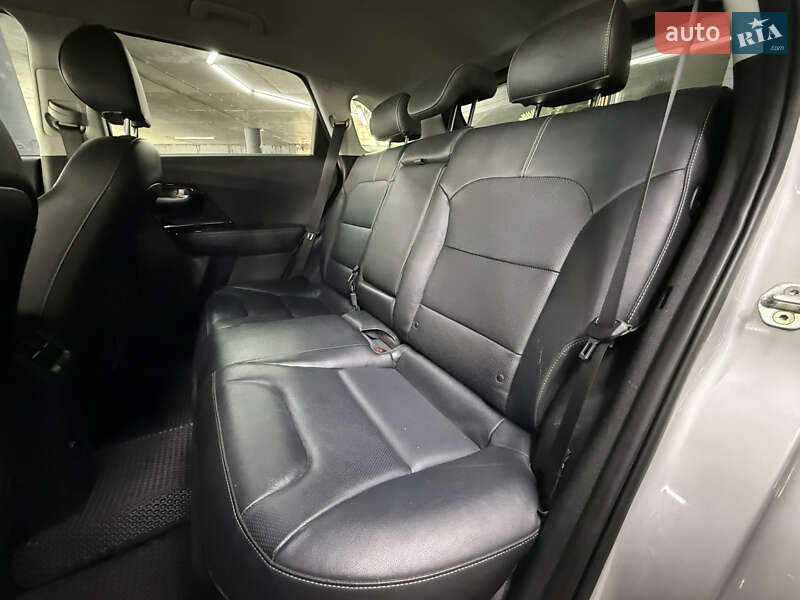 Позашляховик / Кросовер Kia Niro 2017 в Одесі фото 22 Позашляховик / Кросовер Kia Niro 2017 в Одесі