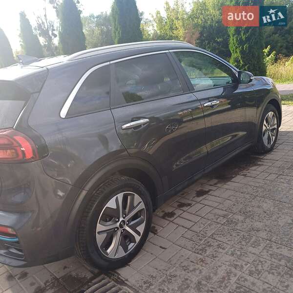 Внедорожник / Кроссовер Kia Niro 2020 в Дубно
