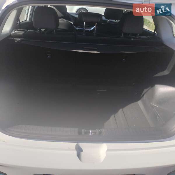 Позашляховик / Кросовер Kia Niro 2021 в Дніпрі фото 9 Позашляховик / Кросовер Kia Niro 2021 в Дніпрі