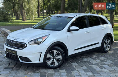 Позашляховик / Кросовер Kia Niro 2017 в Києві