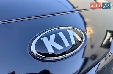 Внедорожник / Кроссовер Kia Niro 2020 в 