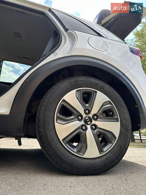 Внедорожник / Кроссовер Kia Niro 2017 в Кривом Роге фото 20 Внедорожник / Кроссовер Kia Niro 2017 в Кривом Роге
