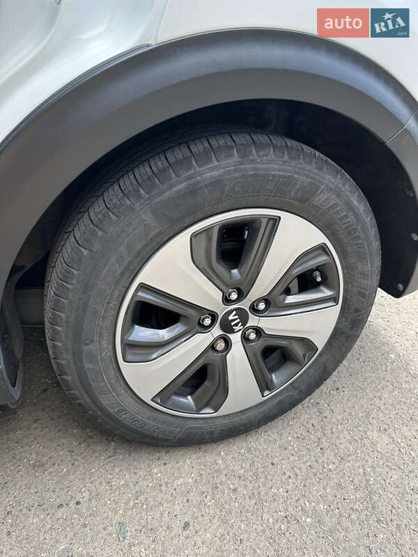 Внедорожник / Кроссовер Kia Niro 2017 в Кривом Роге фото 21 Внедорожник / Кроссовер Kia Niro 2017 в Кривом Роге
