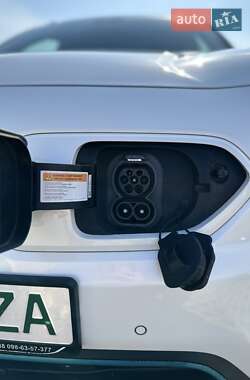 Внедорожник / Кроссовер Kia Niro 2019 в 