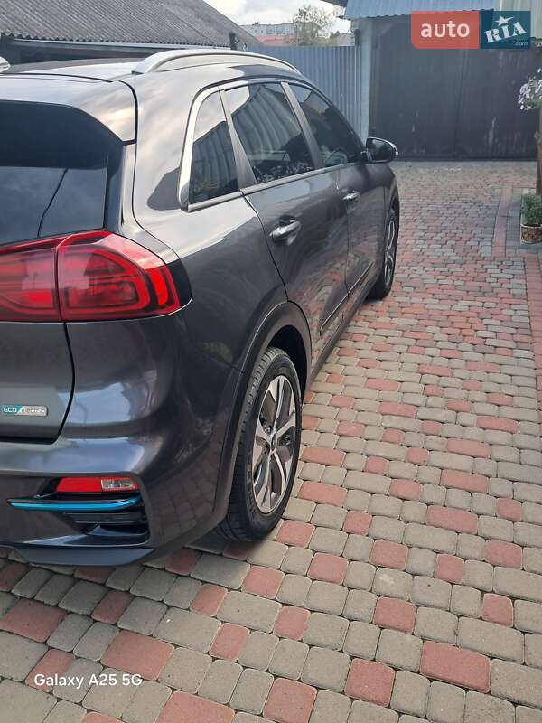 Внедорожник / Кроссовер Kia Niro 2020 в Львове фото 24 Внедорожник / Кроссовер Kia Niro 2020 в Львове