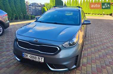 Внедорожник / Кроссовер Kia Niro 2017 в 