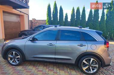 Внедорожник / Кроссовер Kia Niro 2017 в 