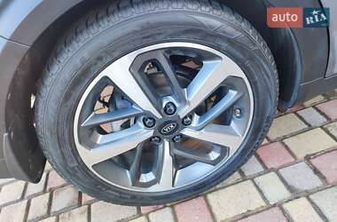 Внедорожник / Кроссовер Kia Niro 2017 в 