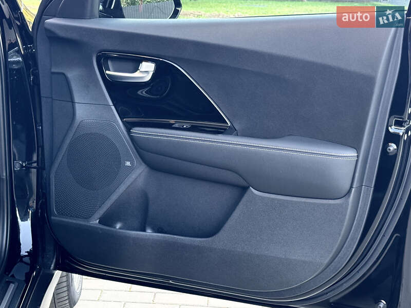 Позашляховик / Кросовер Kia Niro 2020 в Києві фото 74 Позашляховик / Кросовер Kia Niro 2020 в Києві