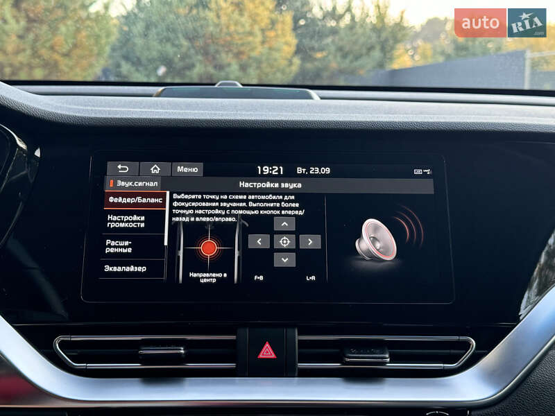 Позашляховик / Кросовер Kia Niro 2020 в Києві фото 88 Позашляховик / Кросовер Kia Niro 2020 в Києві