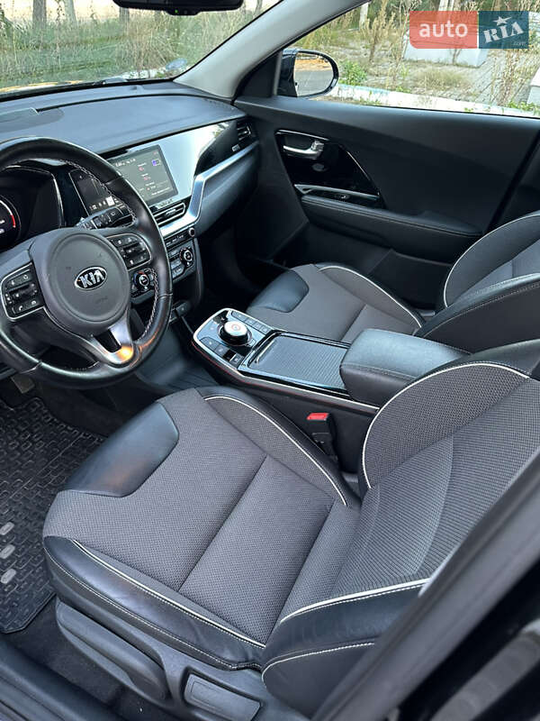 Внедорожник / Кроссовер Kia Niro 2020 в Золочеве фото 55 Внедорожник / Кроссовер Kia Niro 2020 в Золочеве
