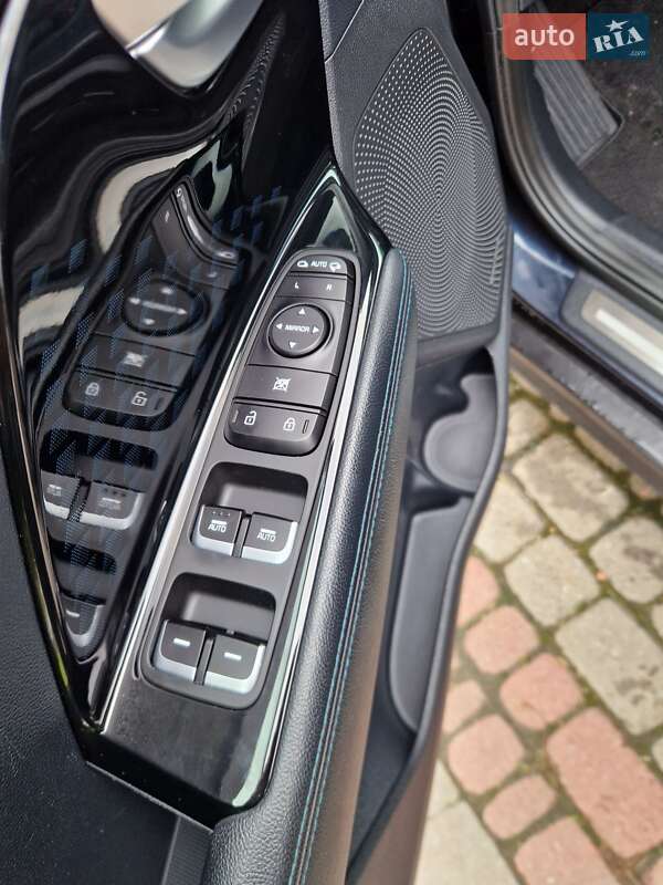 Позашляховик / Кросовер Kia Niro 2019 в Львові