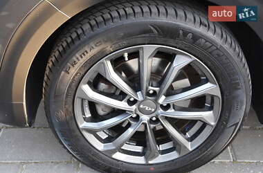 Внедорожник / Кроссовер Kia Niro 2021 в 