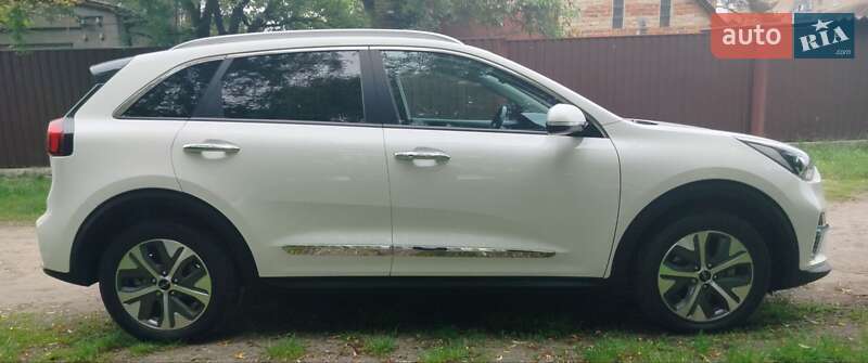 Позашляховик / Кросовер Kia Niro 2021 в Ірпені