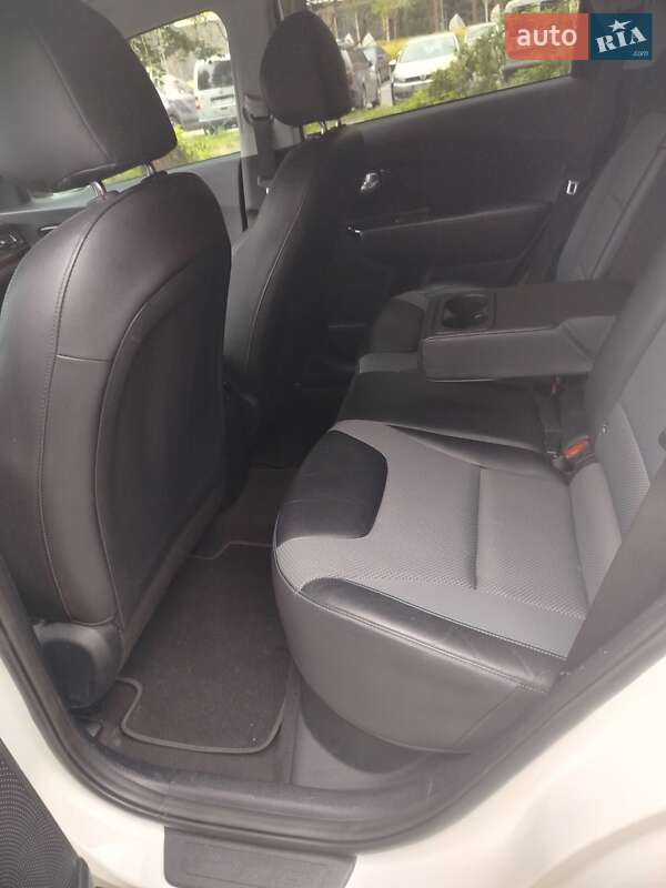 Позашляховик / Кросовер Kia Niro 2021 в Ірпені