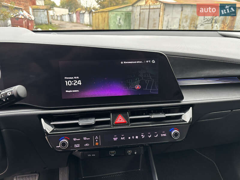 Внедорожник / Кроссовер Kia Niro 2022 в Житомире