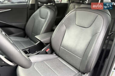 Внедорожник / Кроссовер Kia Niro 2023 в 