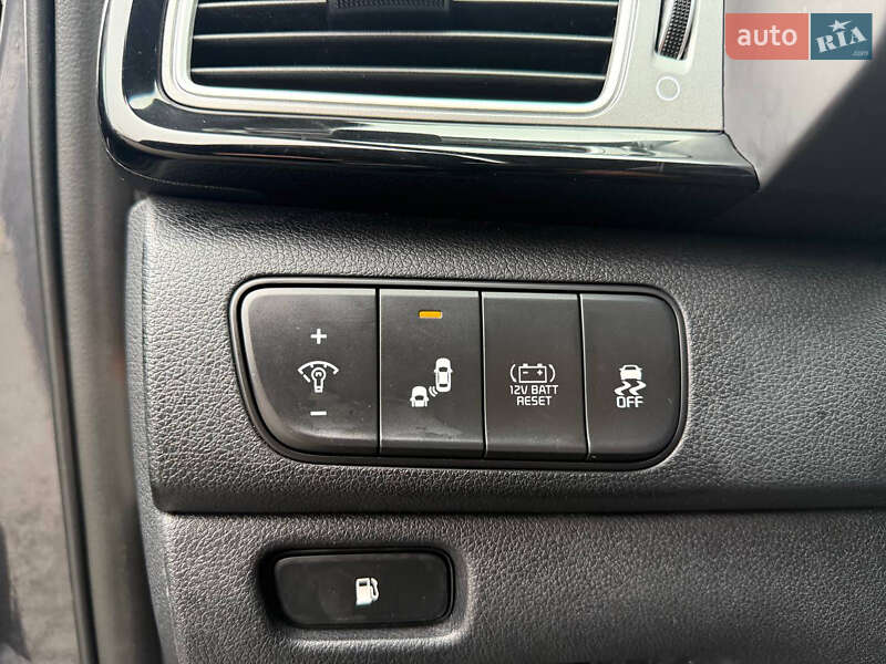 Внедорожник / Кроссовер Kia Niro 2018 в Ковеле фото 5 Внедорожник / Кроссовер Kia Niro 2018 в Ковеле