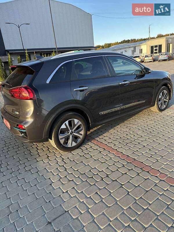 Позашляховик / Кросовер Kia Niro 2020 в Львові