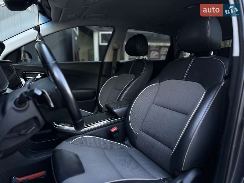 Позашляховик / Кросовер Kia Niro 2020 в Івано-Франківську