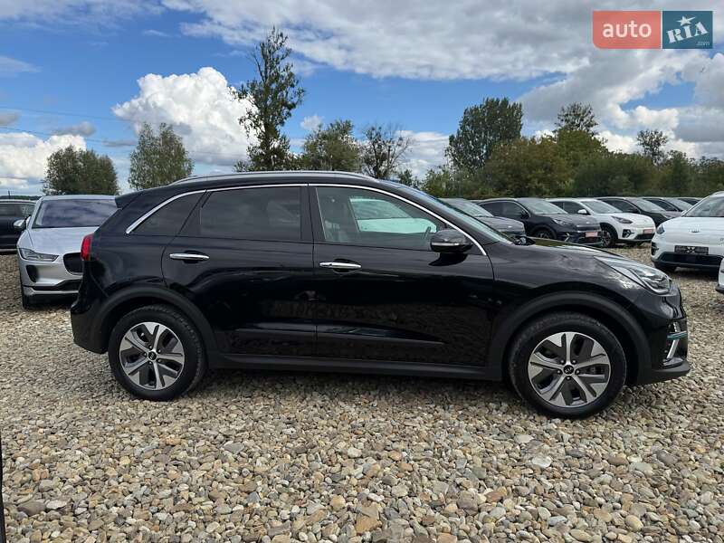Позашляховик / Кросовер Kia Niro 2020 в Львові фото 24 Позашляховик / Кросовер Kia Niro 2020 в Львові
