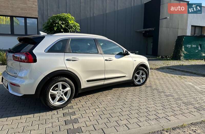 Позашляховик / Кросовер Kia Niro 2018 в Львові фото 5 Позашляховик / Кросовер Kia Niro 2018 в Львові
