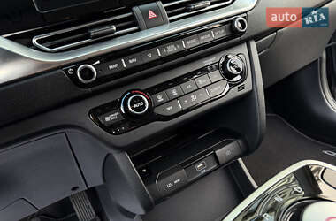 Позашляховик / Кросовер Kia Niro 2020 в  фото 57 Позашляховик / Кросовер Kia Niro 2020 в