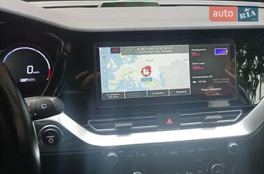 Позашляховик / Кросовер Kia Niro 2020 в 