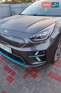 Позашляховик / Кросовер Kia Niro 2018 в 